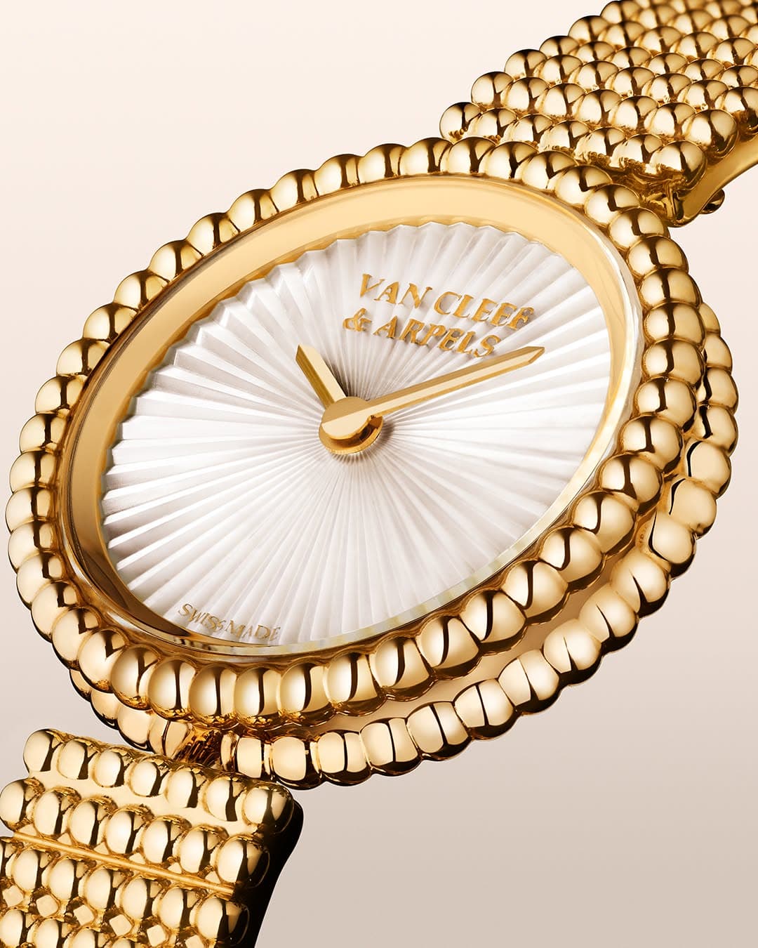 Precision, Pearls, and Light: Inside Van Cleef’s Perlée Watch Dial
