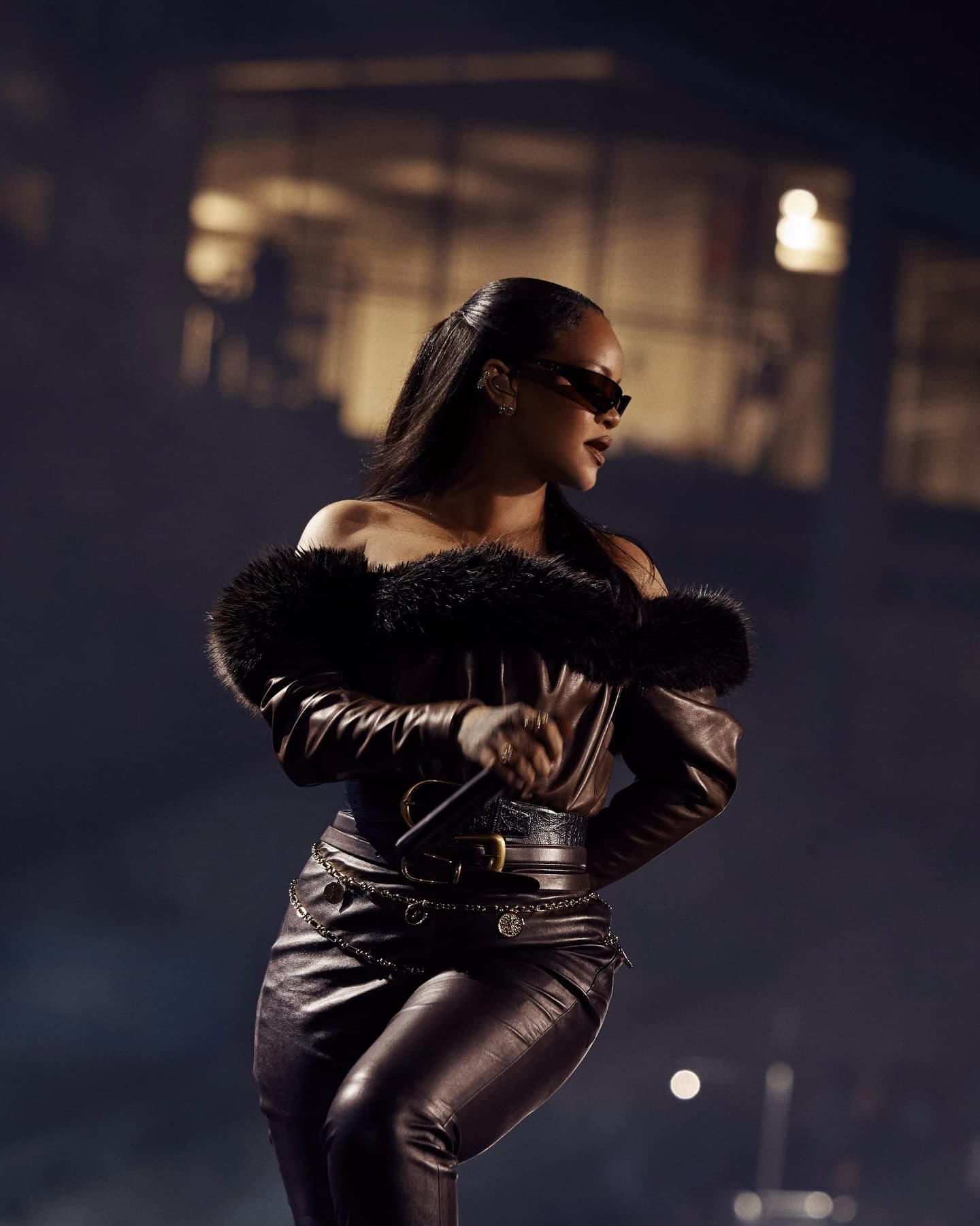 Rihanna’s Stage Lip Combo, Decoded