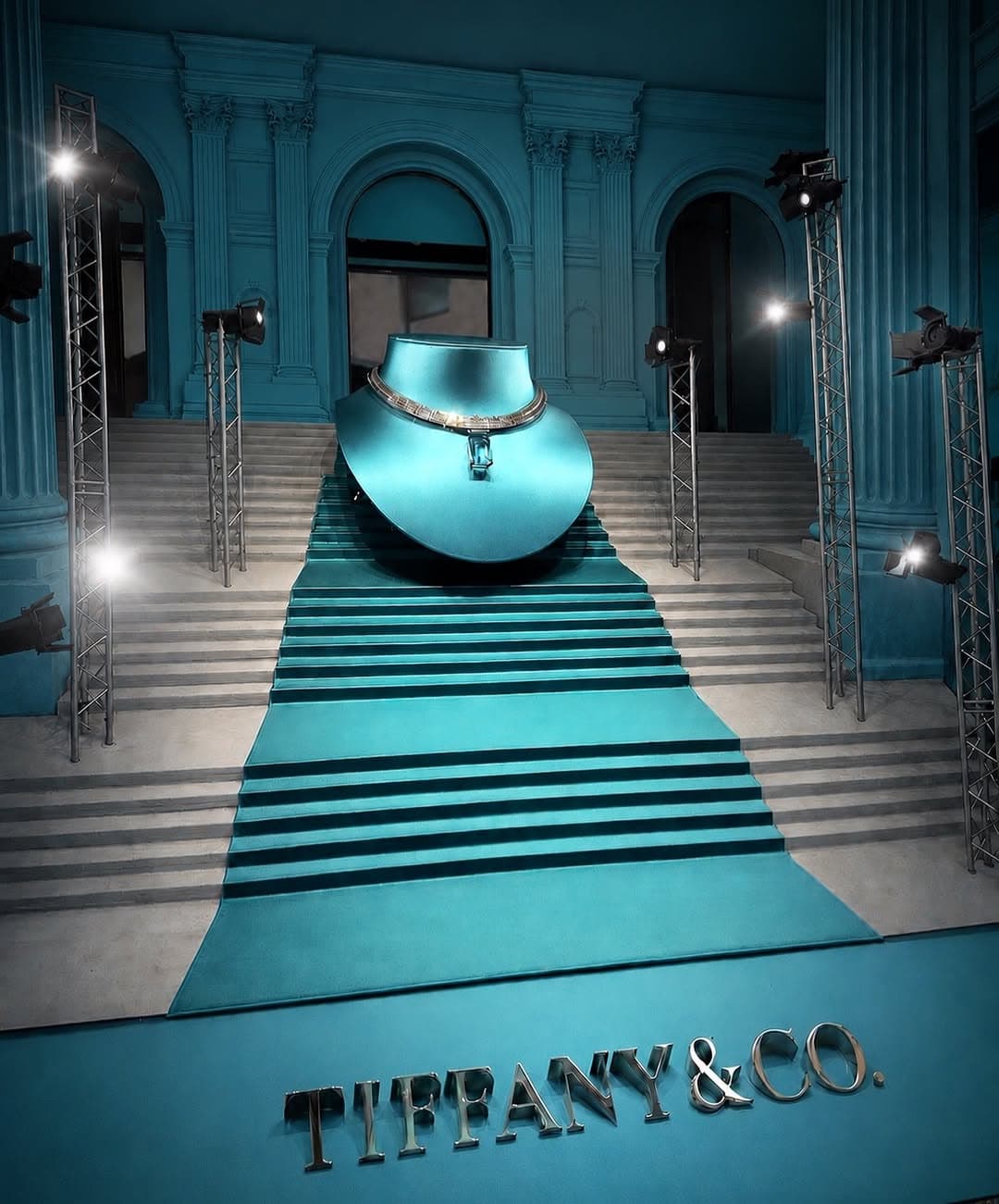Tiffany’s Window Art Goes Full Cinema in Milan—With The Devil Wears Prada 2