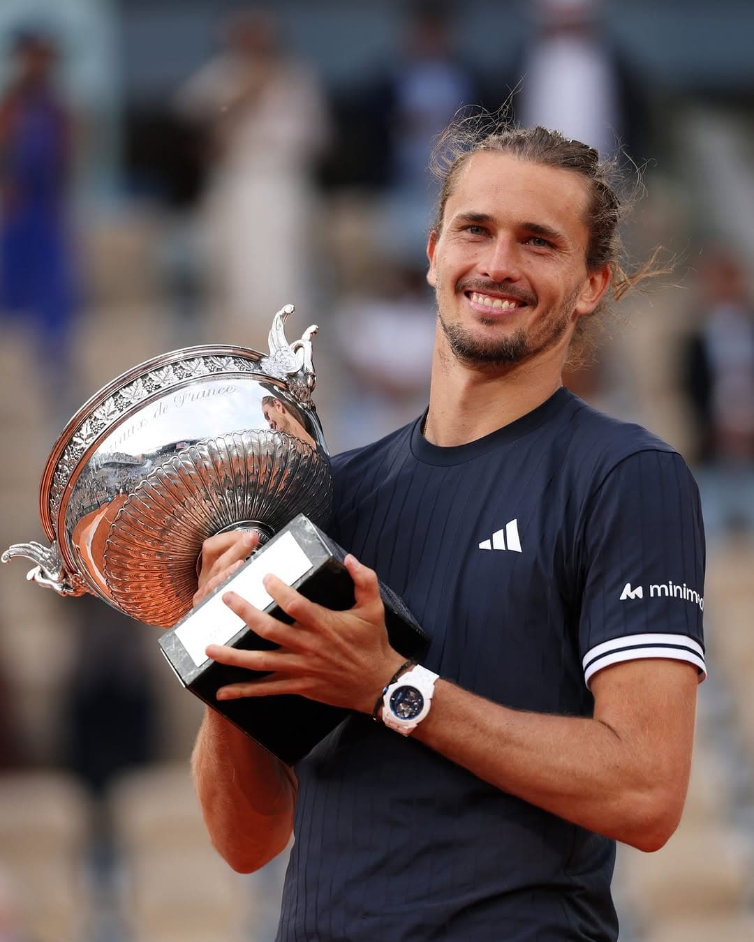 Alexander Zverev’s Grand Slam Moment, Captured in Ceramic and Cold Light