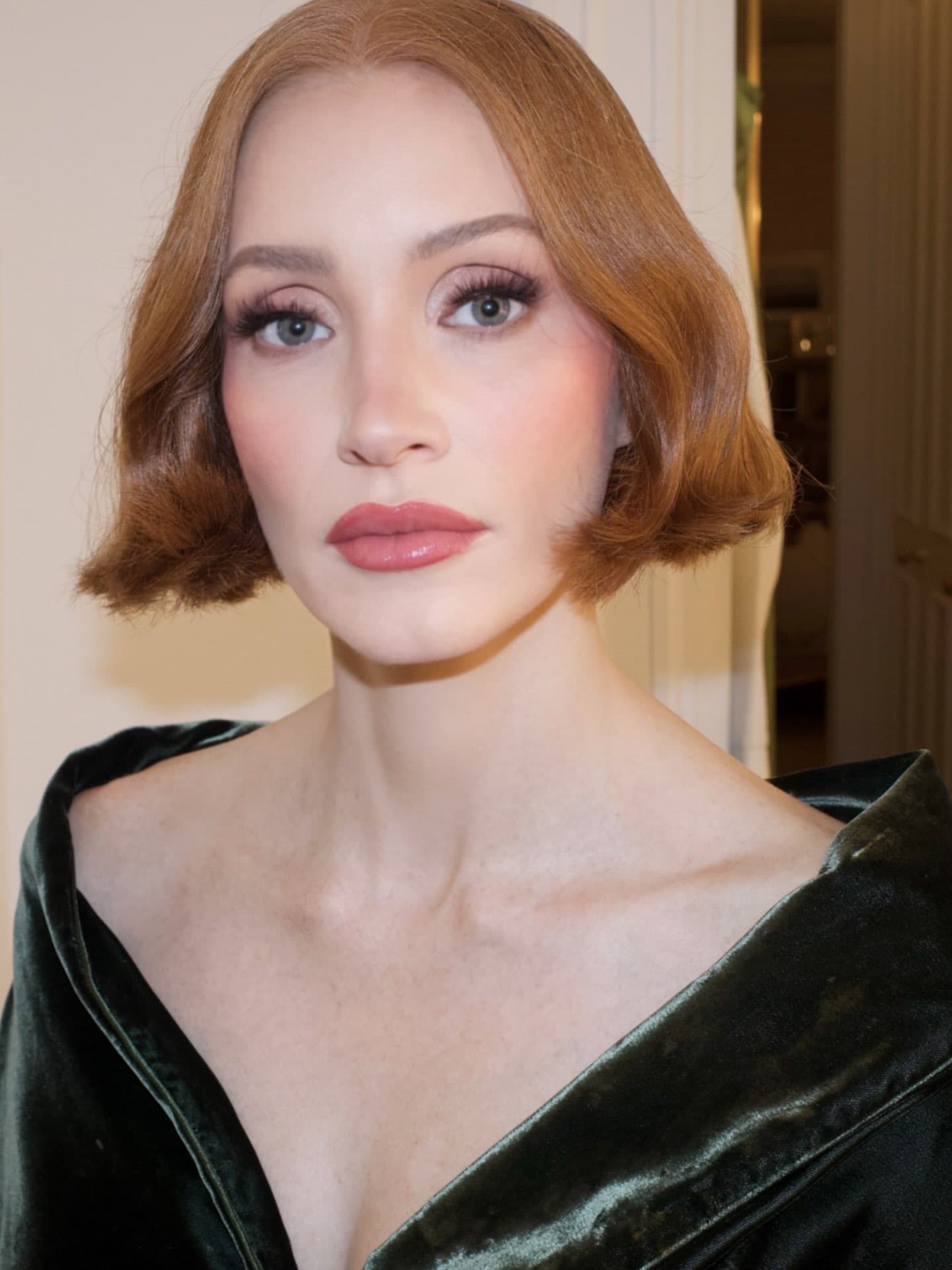 Jessica Chastain’s New Haircut, in Transit