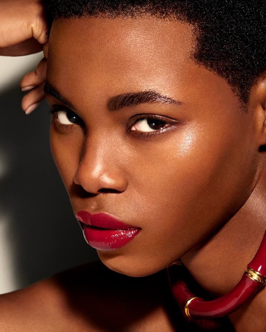 Gucci Glow Oil In Water Tint, The New Sheen That Treats Skin Kindly
